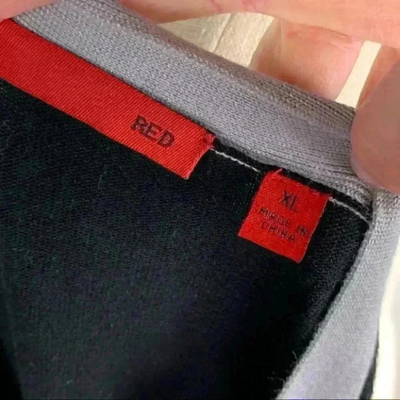 Red Womens sweater size XL black gray button down cardigan - Picture 5 of 7